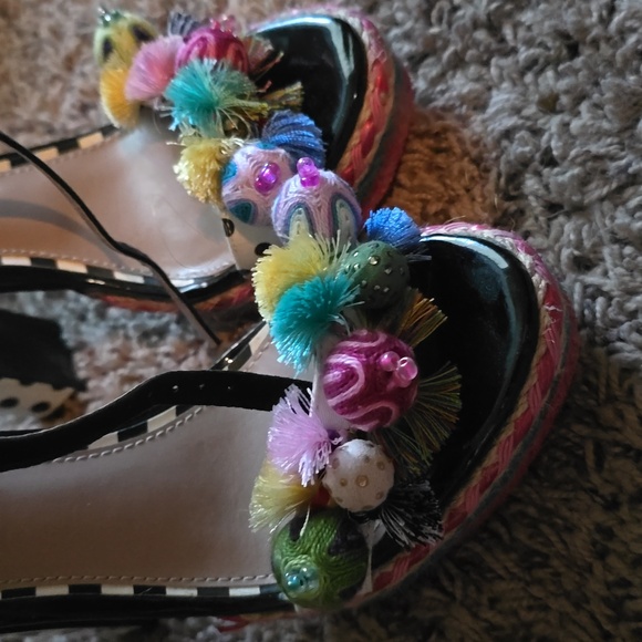 Betsy Johnson Fun colorful high heels - Picture 4 of 7